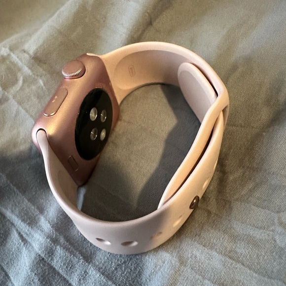 Apple Watch - Picture 5 of 5